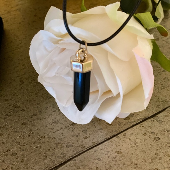 Black necklace! - Picture 3 of 5